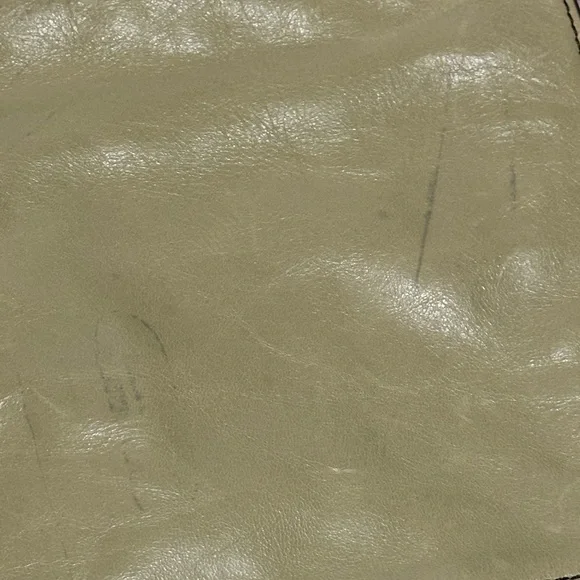 Used Hobo handbag in a pretty Eucalyptus color 💚 - Picture 3 of 7